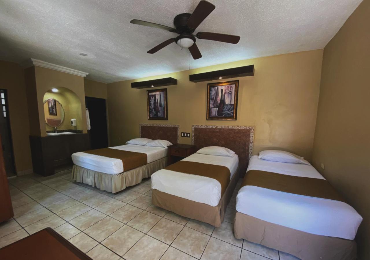 Hotel Hacienda Del Viejo Матаморос Екстериор снимка