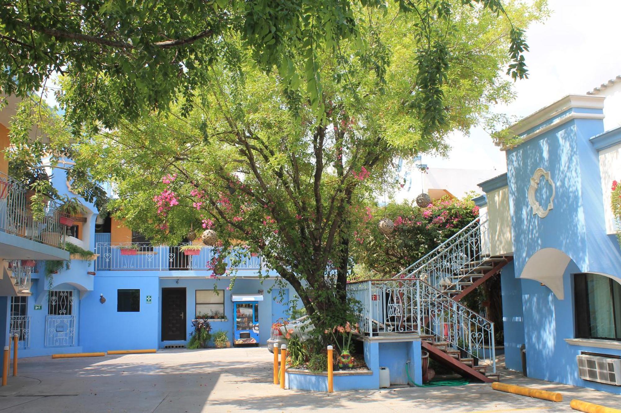 Hotel Hacienda Del Viejo Матаморос Екстериор снимка