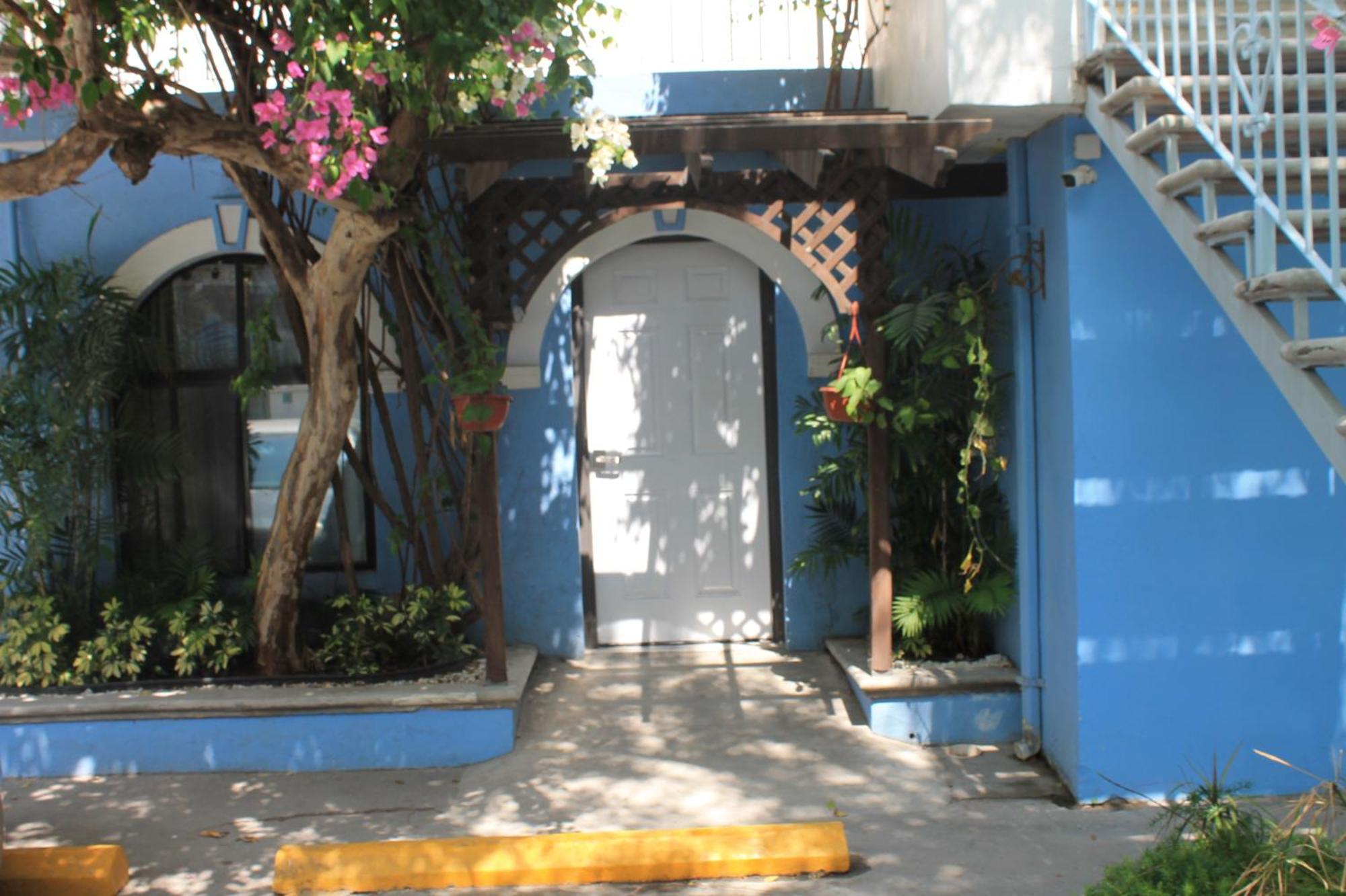 Hotel Hacienda Del Viejo Матаморос Екстериор снимка