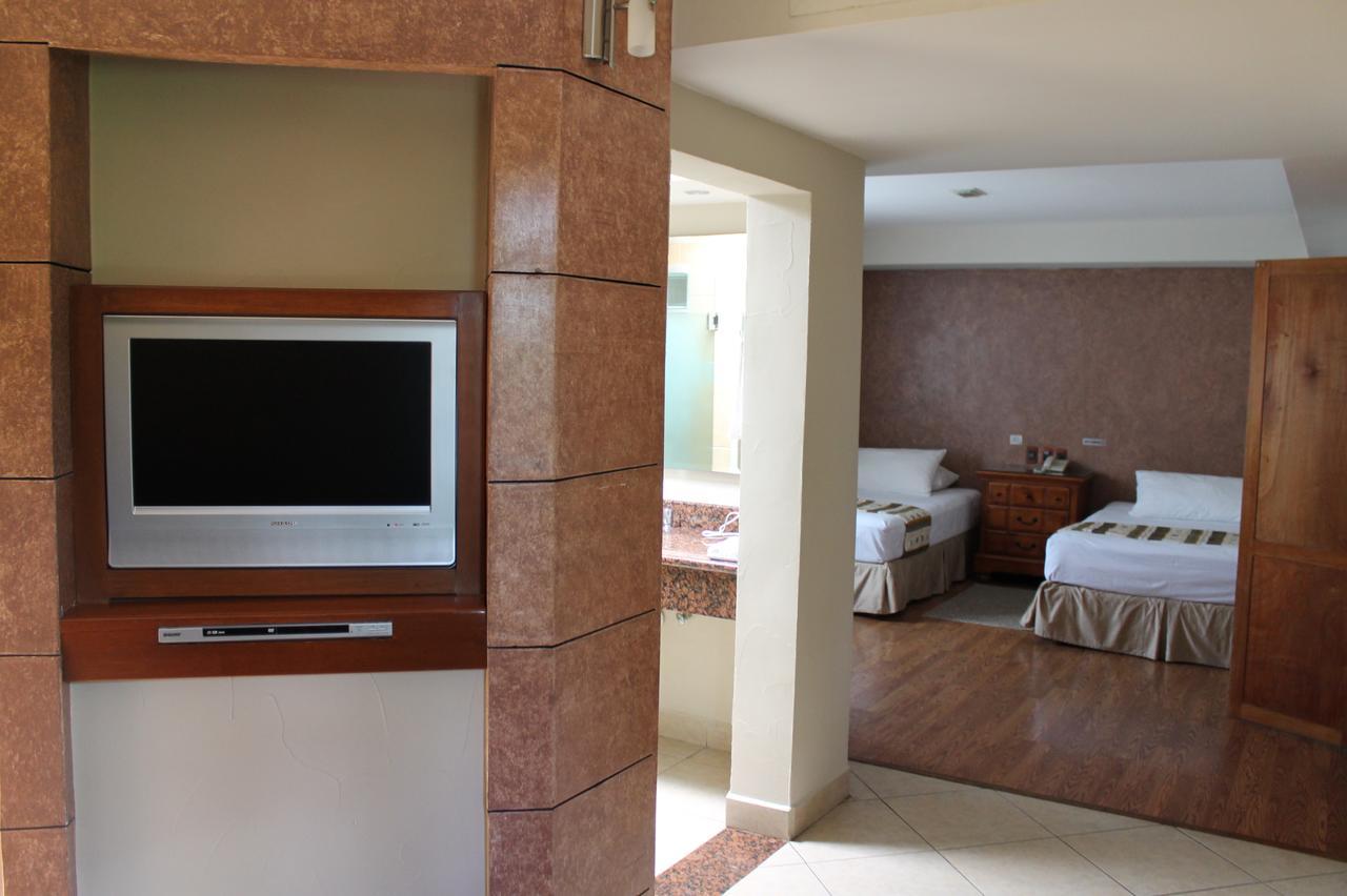 Hotel Hacienda Del Viejo Матаморос Екстериор снимка