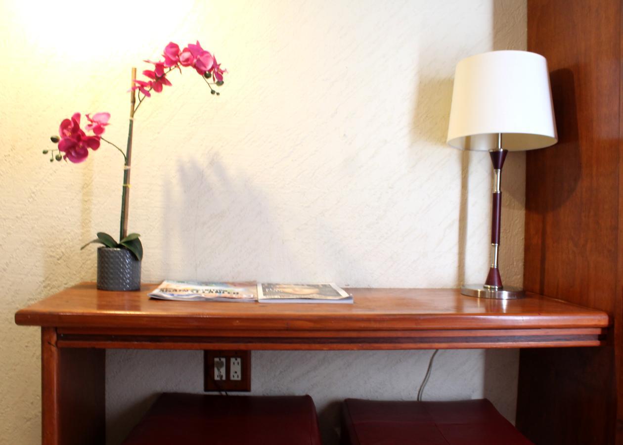 Hotel Hacienda Del Viejo Матаморос Екстериор снимка