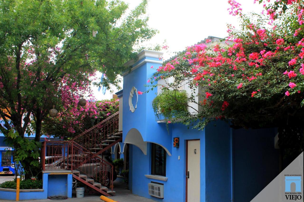 Hotel Hacienda Del Viejo Матаморос Екстериор снимка