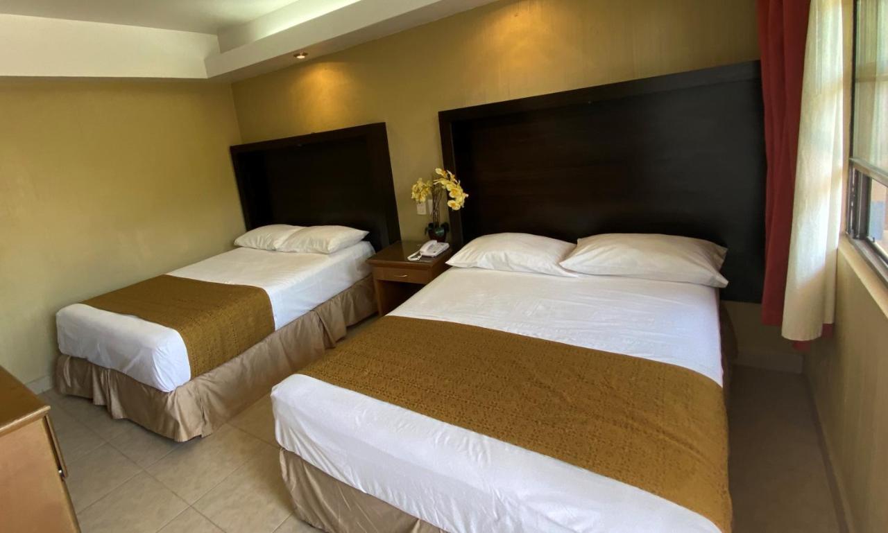 Hotel Hacienda Del Viejo Матаморос Екстериор снимка